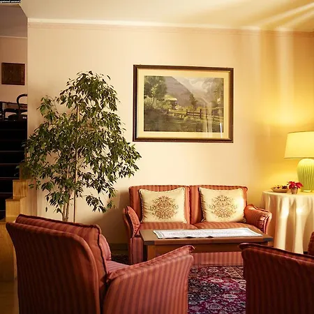 Centrale Hotell 3*