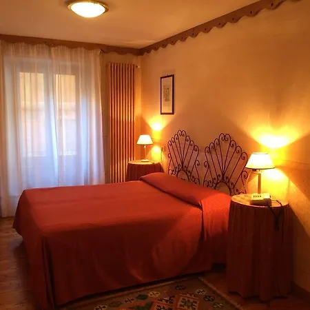 チェントラーレ 3* クールマイユール