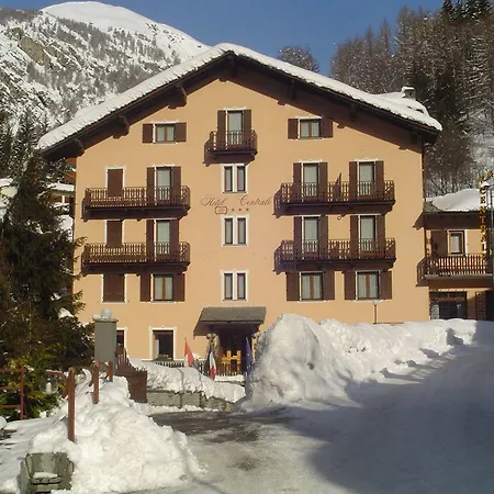 Centrale Hotel 3*