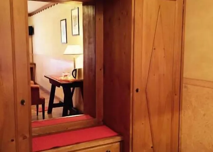 Centrale فندق كورمايور